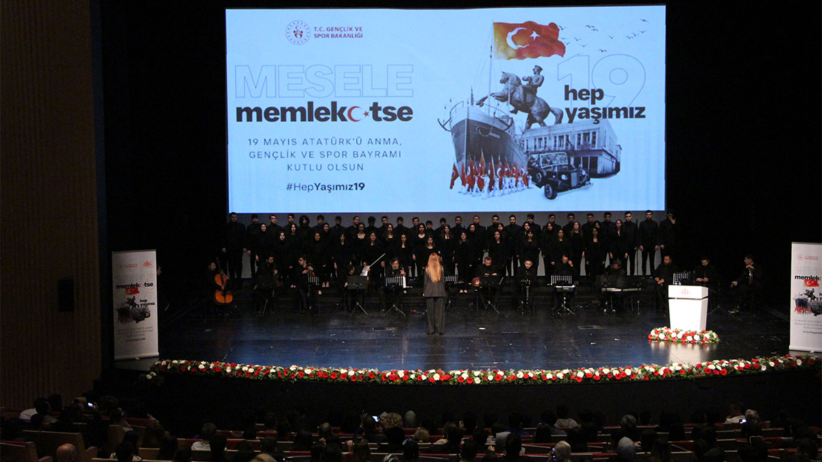 Atatürk Kültür Merkezi'nde 19 Mayıs Atatürk'ü Anma Gençlik ve Spor Bayramı kutlaması yapıldı.