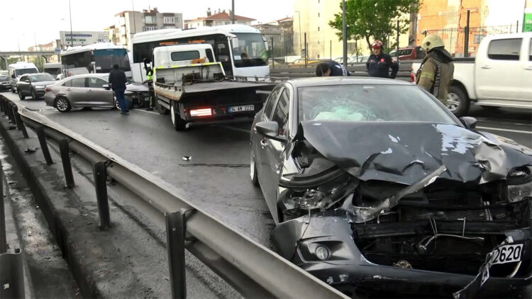 3 otomobilin karıştığı zincirleme kazada, 1 kişi yaralandı