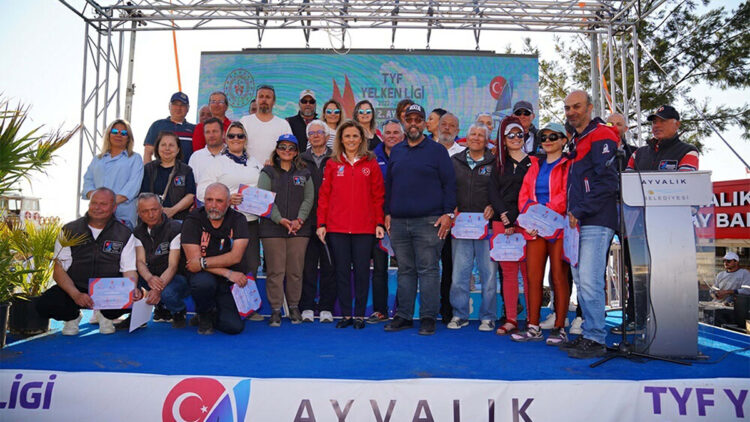 Ayvalık'ta TYF Yelken Ligi 2'nci ayak optimist yarışmaları sona erdi