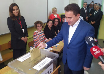Ali Babacan oyunu kullandı