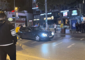 Bağdat Caddesi'nde taraftarların araçlarına saldırı