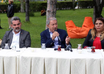 Her şey normalleşinceye kadar başımızın tacısınız
