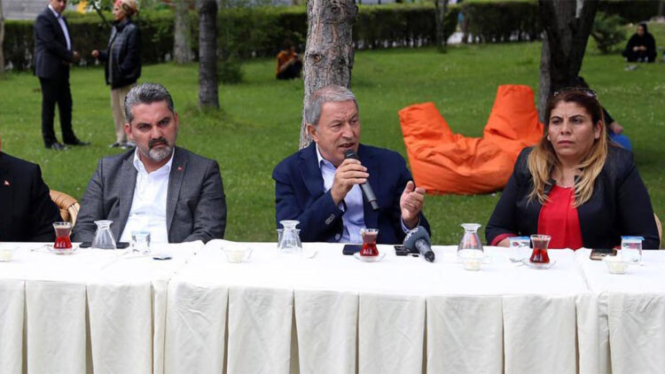 Her şey normalleşinceye kadar başımızın tacısınız