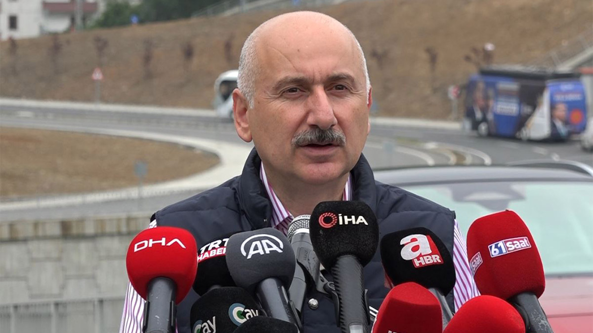 Ulaştırma ve Altyapı Bakanı Adil Karaismailoğlu, "Bizim tek rakibimiz, rehavettir. Canı gönülden inanıyorum ki; 28 Mayıs'ta kimse rehavete kapılmayacak. Sandıklara gidip oyunu kullanacak. Cumhurbaşkanı'mıza verilen destek daha da çok artacak" dedi.