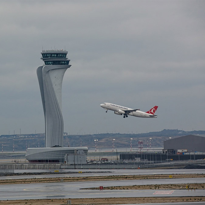 Havalimanlarında ağırlanan yolcu sayısı yüzde 32,4 arttı