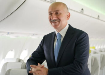 Havalimanlarında ağırlanan yolcu sayısı yüzde 32,4 arttı