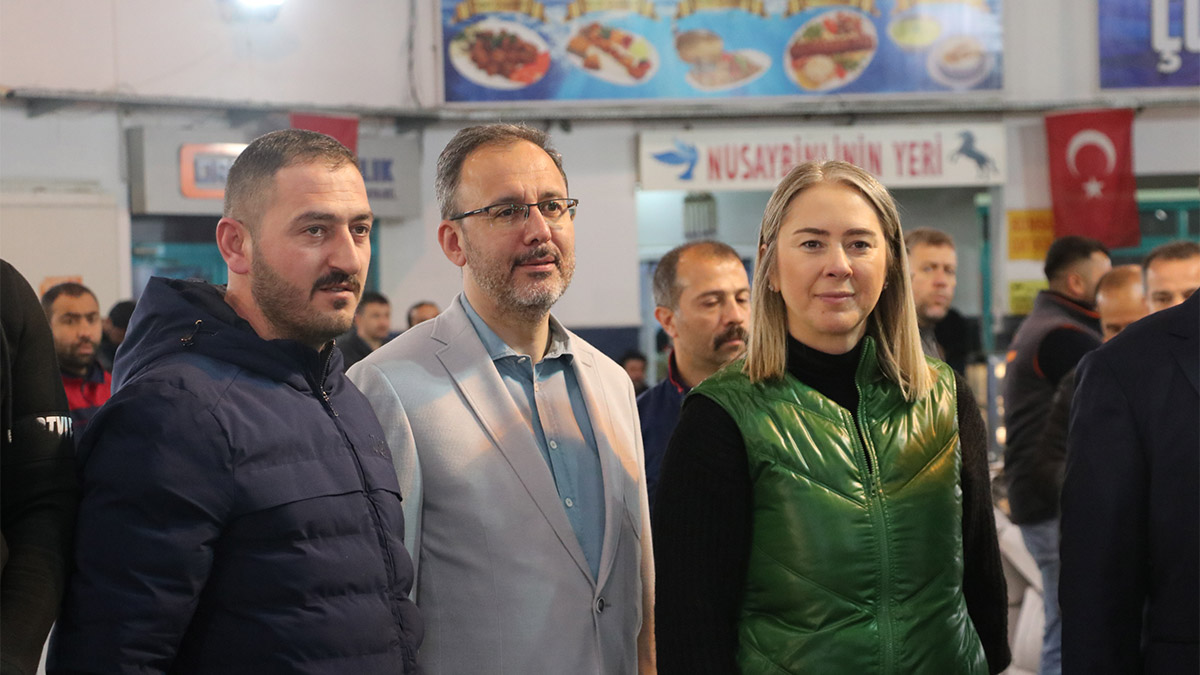 Bakan Kasapoğlu İzmir Buca Balık Hali'ni ziyaret etti