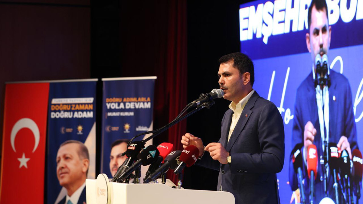 Murat Kurum, "Cumhurbaşkanımız için; yatırımlarımız, eserlerimiz, dev hizmetlerimiz için aziz milletimizden kapı kapı dolaşıp destek isteyeceğiz, 28 Mayıs’ta zaferimizi ilan edinceye kadar çalışmalarımıza kararlılıkla devam edeceğiz" dedi.