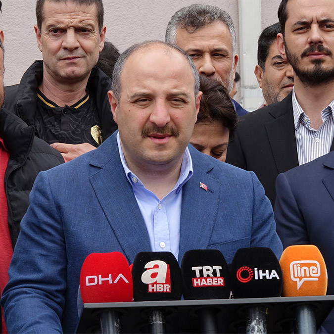 ‘Bir oydan ne olur’ dememek lazım