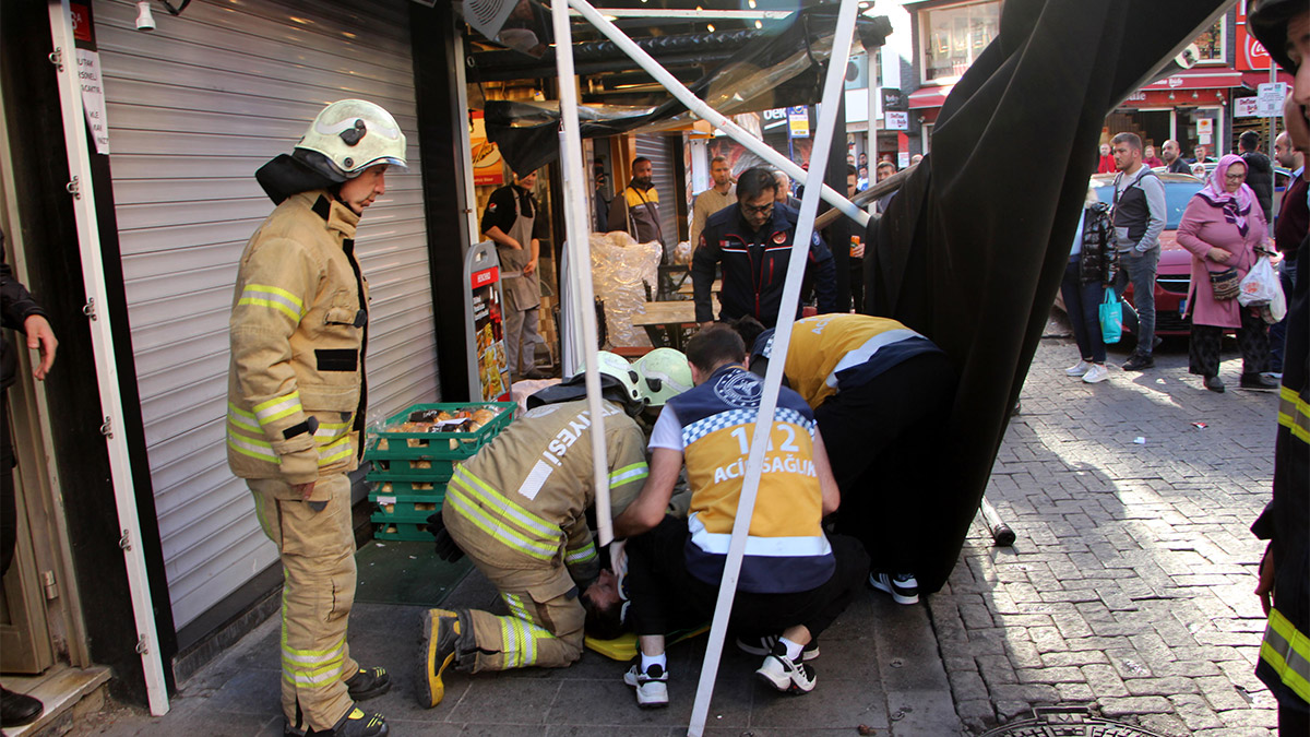 İşyerinin tentesine atlayan adam yaralandı