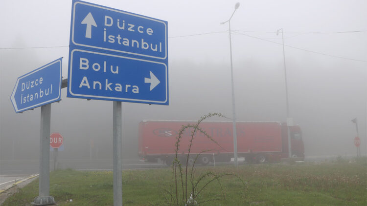 Bolu Dağı'nda sis nedeniyle görüş mesafesi düştü