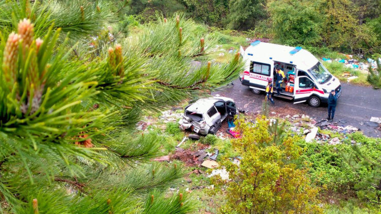 Bursa'da uçuruma yuvarlanan otomobilde 1 kişi öldü