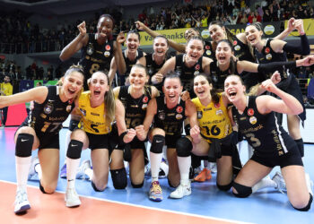 VakıfBank-Eczacıbaşı Dynavit ile karşılaşacak