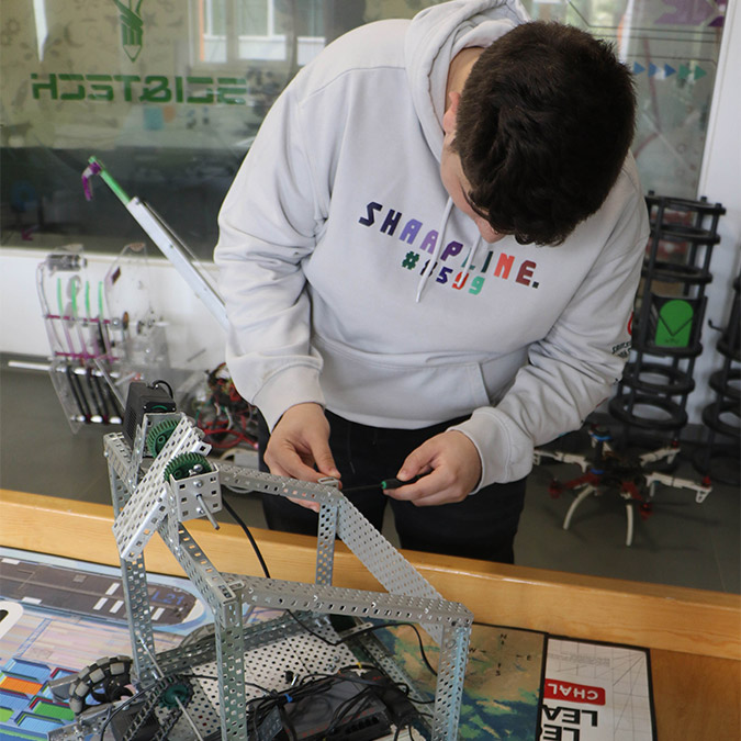 Çevre dostu projeleriyle ödüller alan liseli dünyaya açılıyor