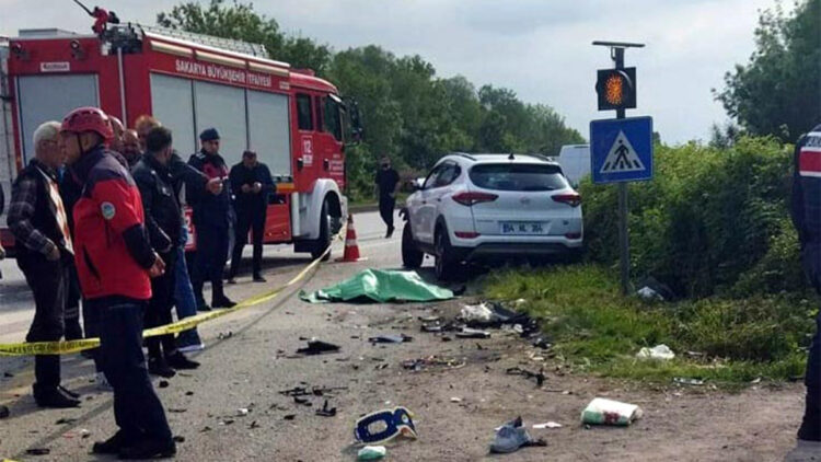 Sakarya'da ciple otomobil çarpıştı; 2 ölü, 2 yaralı