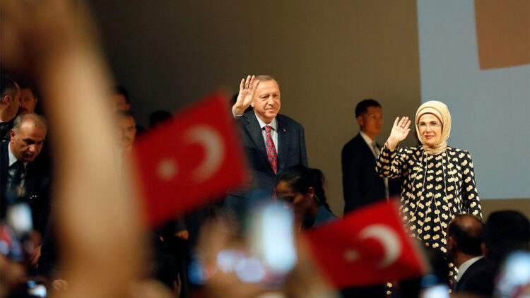 Bu imtihandan da alnımızın akıyla çıkacağımıza inanıyorum