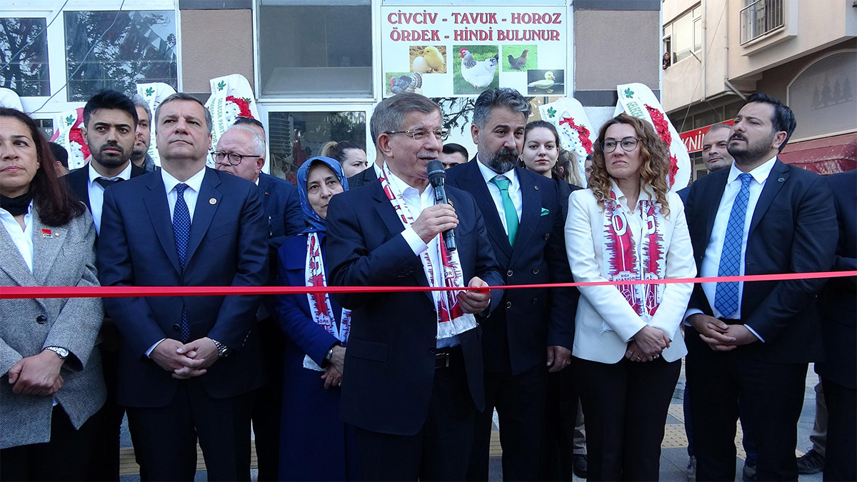 Bu ülkenin üstündeki istiklal güneşini daim kılmaya çalışıyoruz