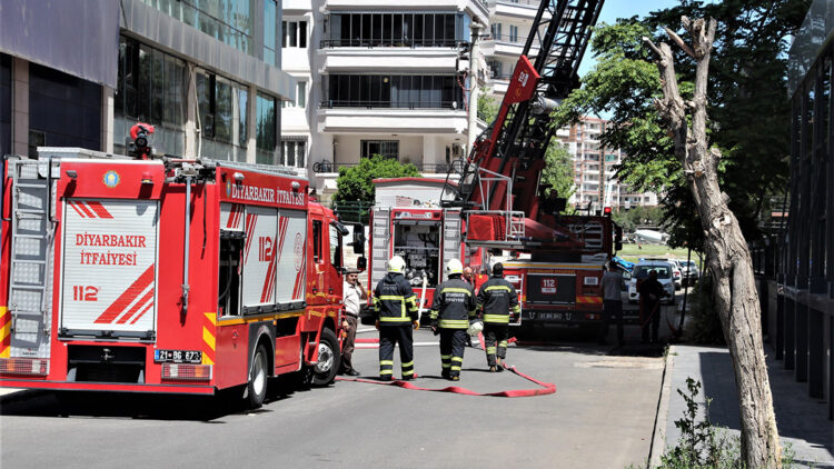 Diyarbakır'da otel yangını