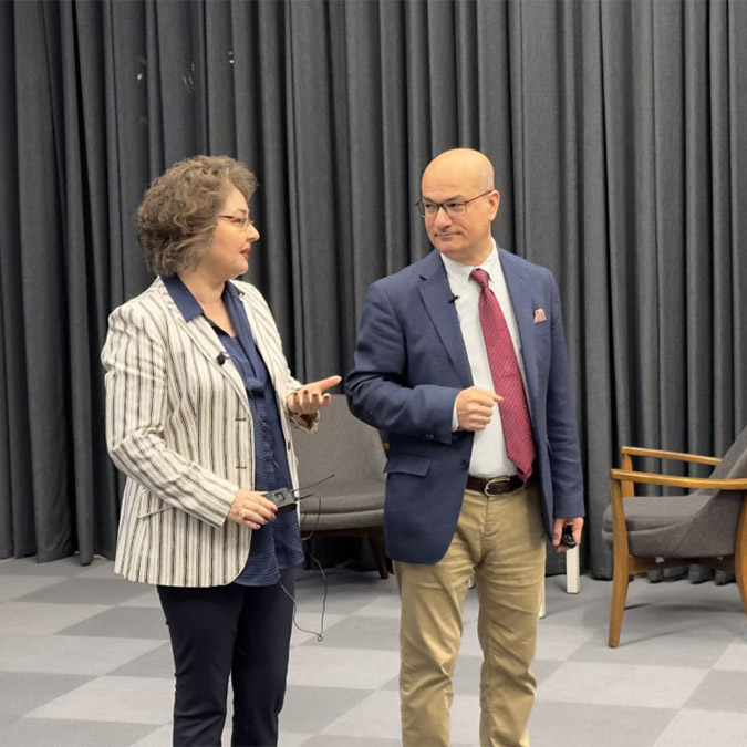 Dermatolog Doç. Dr. A. Nilhan Atsü, merdiven altı uygulamalar nedeniyle, son zamanlarda ciddi kişisel mağduriyetler yaşandığını söyledi.