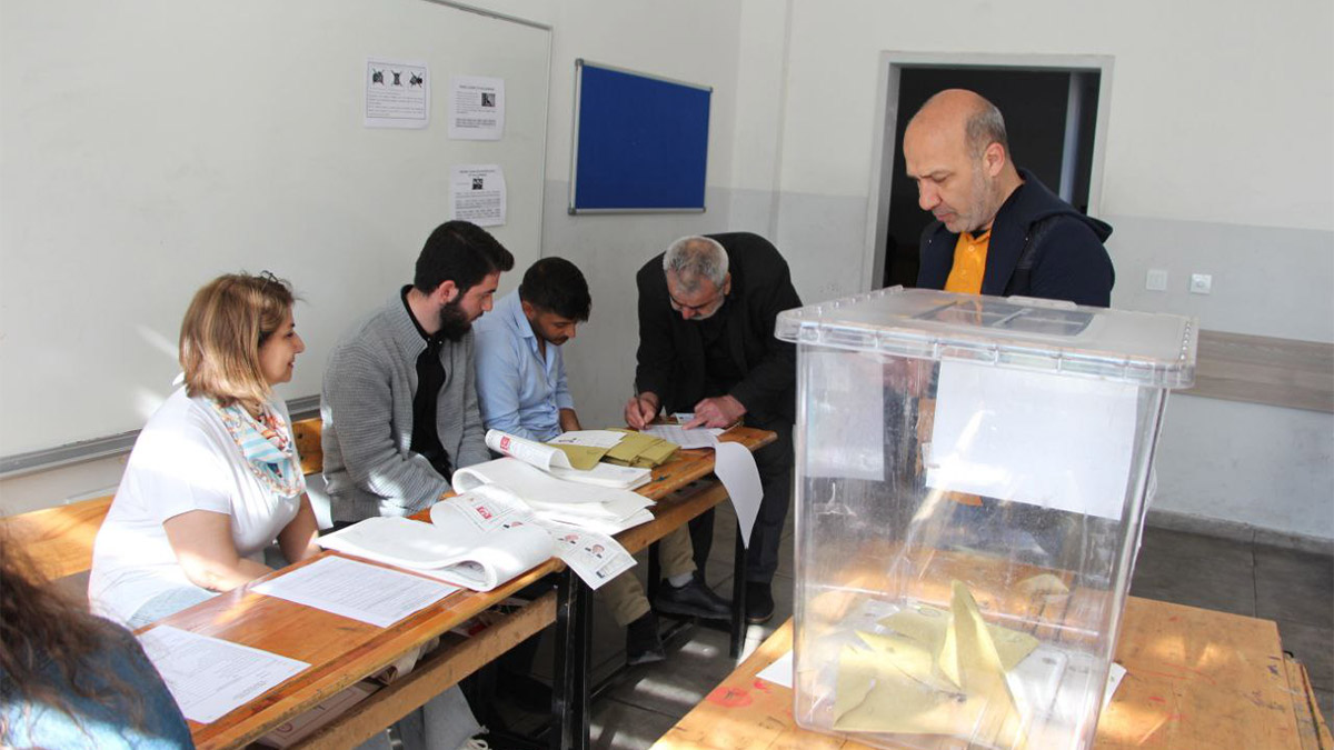 Bekir Bozdağ oyunu kullandı