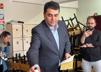 Camiye, kışlaya siyaset sokmanın bedelini ağır bir şekilde ödedik