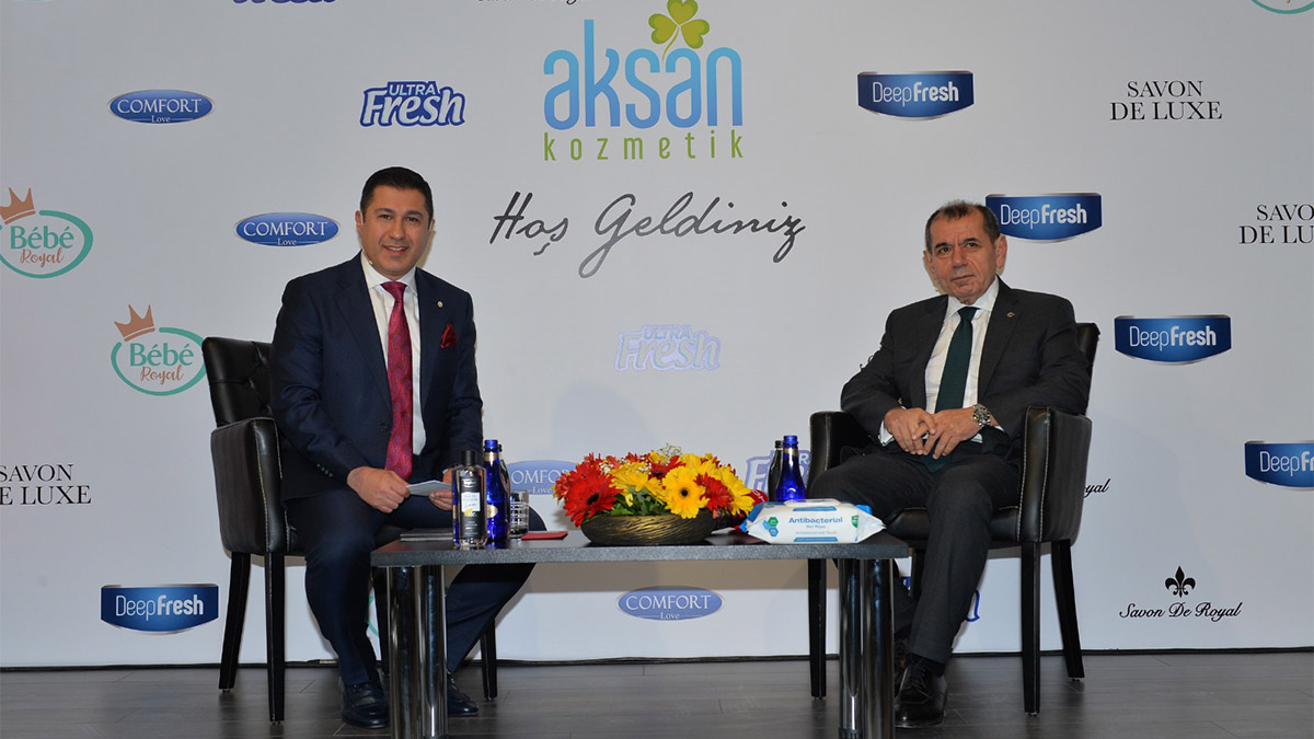 Galatasaray Başkanı Dursun Özbek, "Şampiyonluğun en güçlü adayı, Okan hocanın da dediği gibi Galatasaray. Puan sıralamasına da baktığınızda bu net olarak gözüküyor" dedi.