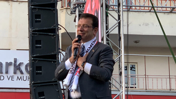 Demokrasi mücadelesini hep birlikte vermeliyiz