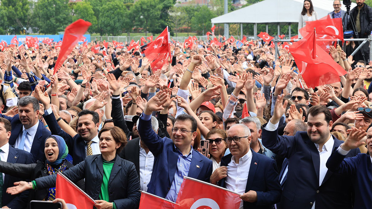 Mutlaka sandıklara gidin oyunuzu kullanın