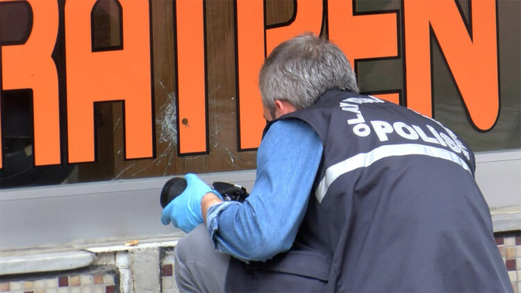 Esenler'de camcı dükkanı kurşunlandı