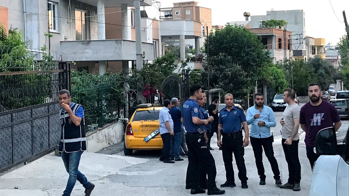 Eşi tarafından vurulan kadının son nefesi çocukları oldu