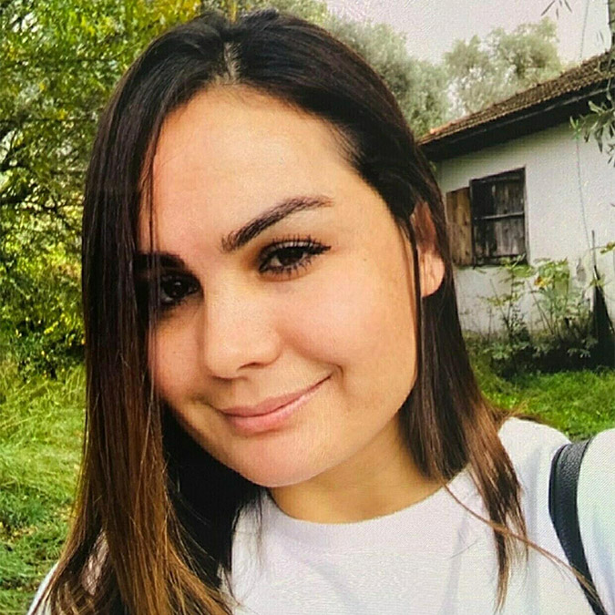 Hasret Çakır balkonda av tüfeğiyle öldürüldü