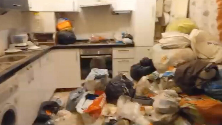 Evden 16 kamyon çöp çıktı