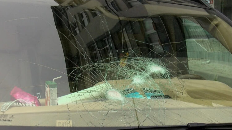 Seçim müziği çalan araca saldırı iddiası