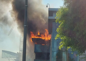 İstinye'de AVM yangını