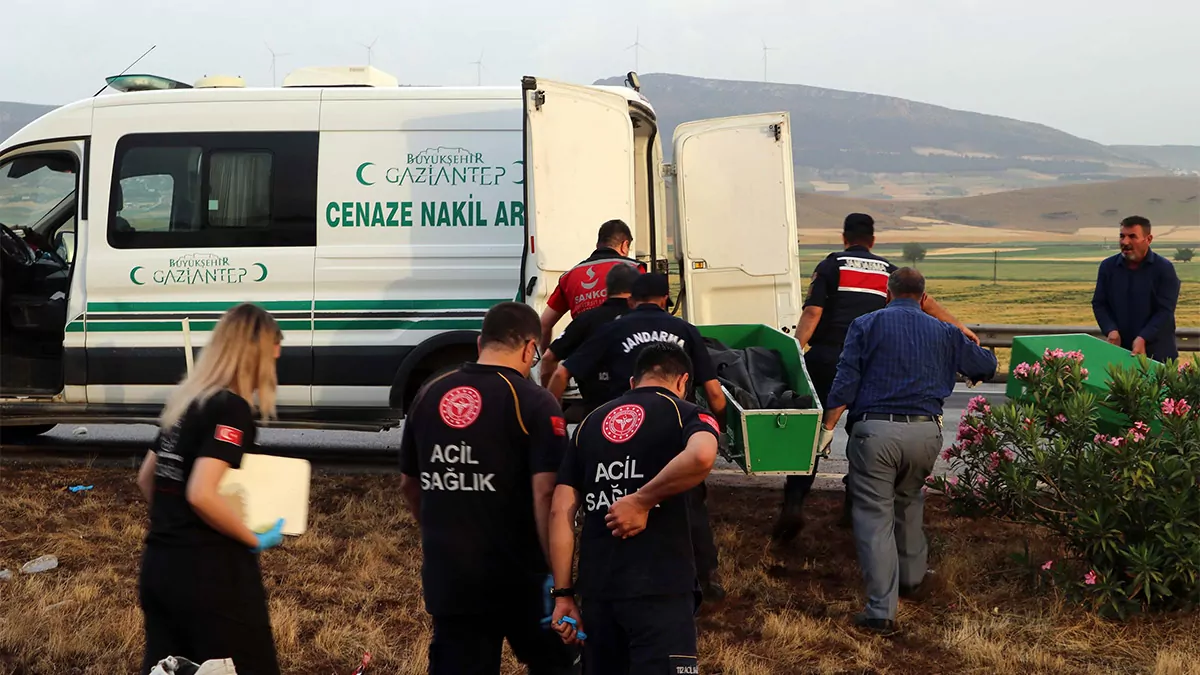 Gaziantep'te zincirleme kaza; 2 ölü 20 yaralı