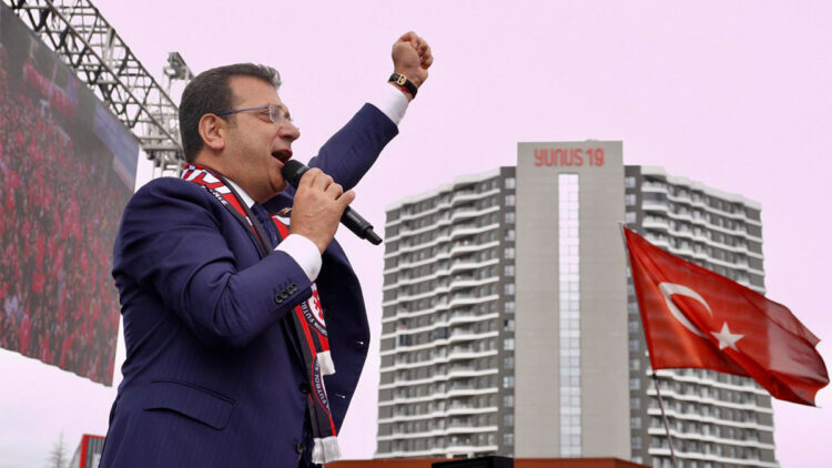 Gençler, bu ülkeyi terk etme hayalleri kuruyor