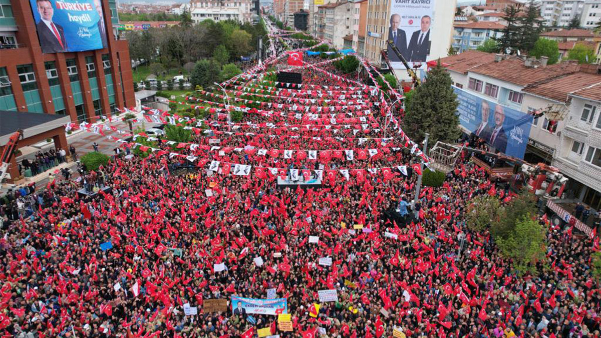 Gençler, bu ülkeyi terk etme hayalleri kuruyor