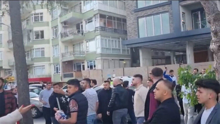 İmamoğlu'nun Pendik mitinginde gençlere saldırı
