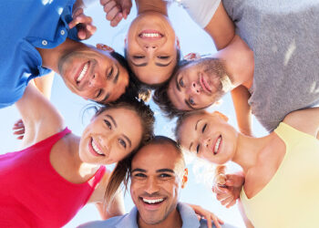 Unutma ki her sofra aslında kurtlar sofrasıdır