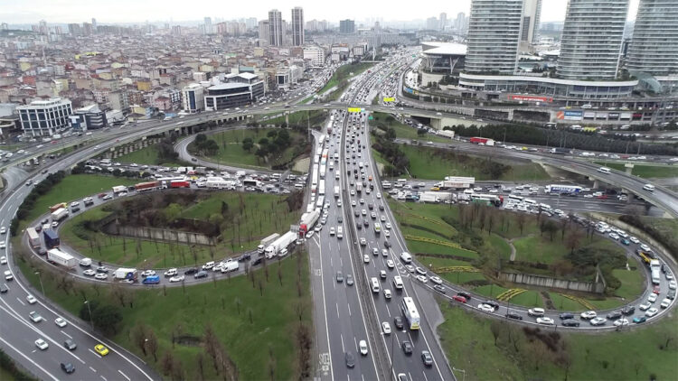 Mahmutbey'de çözüm Kınalı bağlantı yolu