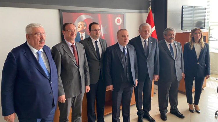 TBMM'de 28. Dönemde görev yapacak milletvekilleri mazbatalarını alıyor