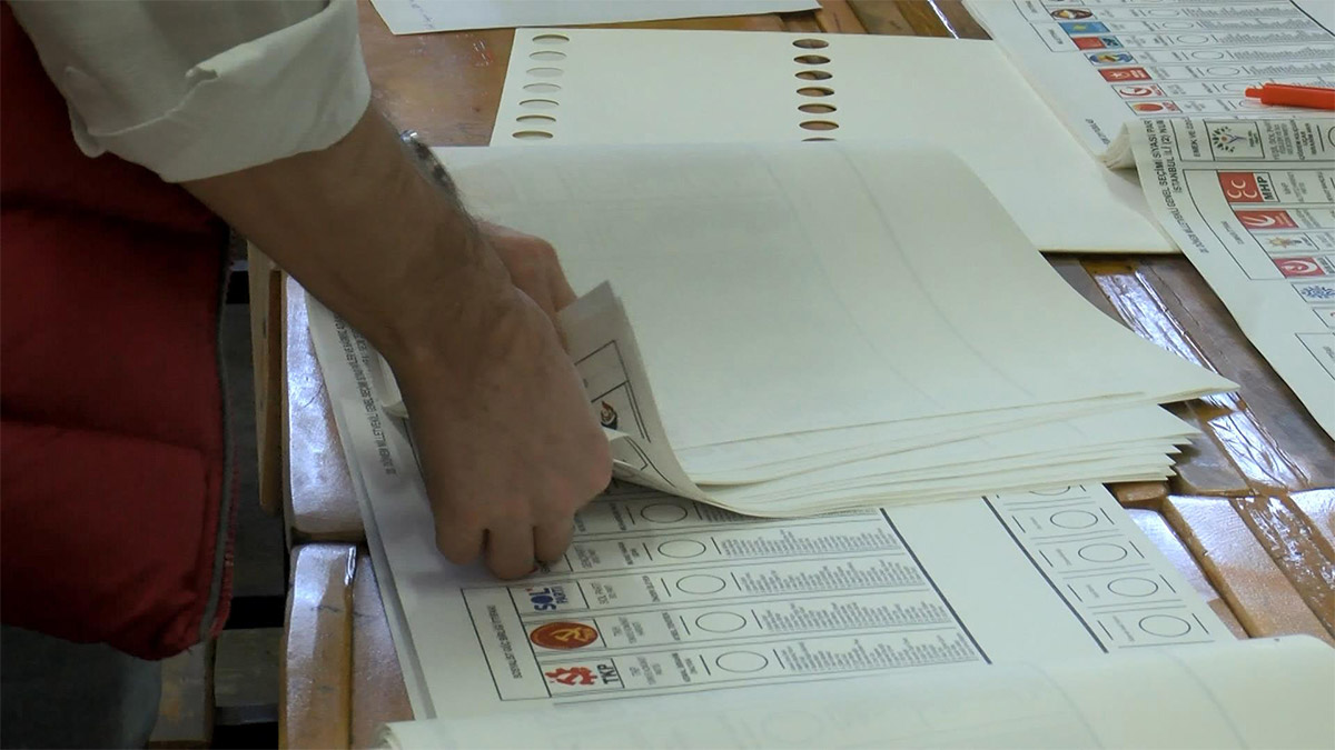 İstanbul'da ilk oylar kullanılmaya başlandı