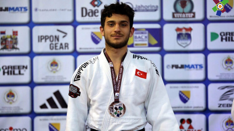 Abdullah Berkin Özcan'ın madalya gururu