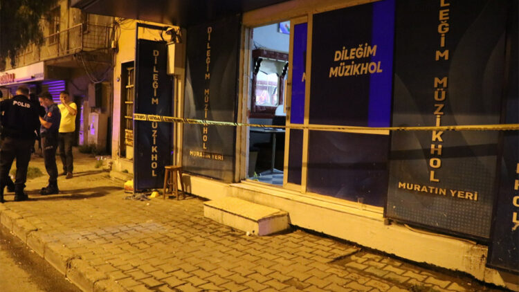 Müzikholde çıkan tartışma silahlı kavgaya dönüştü; 1 ölü