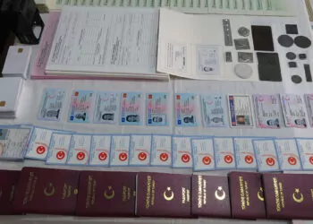 Jandarmadan sahte kimlik ve pasaport operasyonu