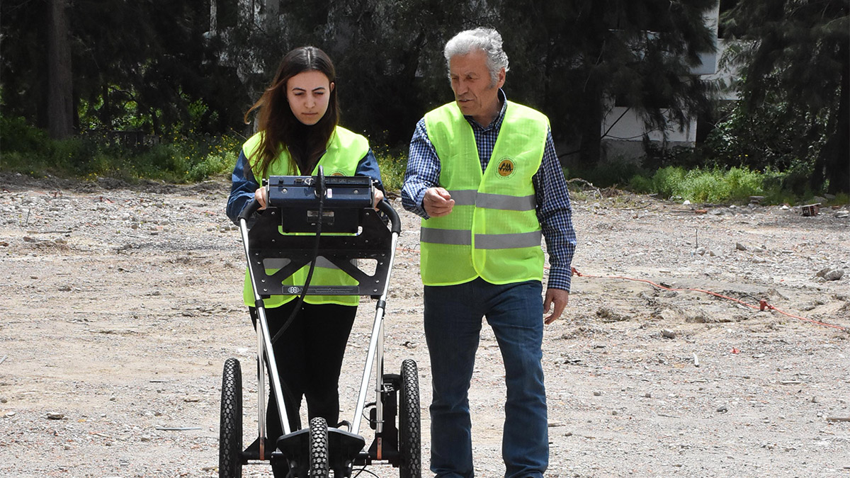 İzmir için 'zayıf alüvyon tabaka' uyarısı