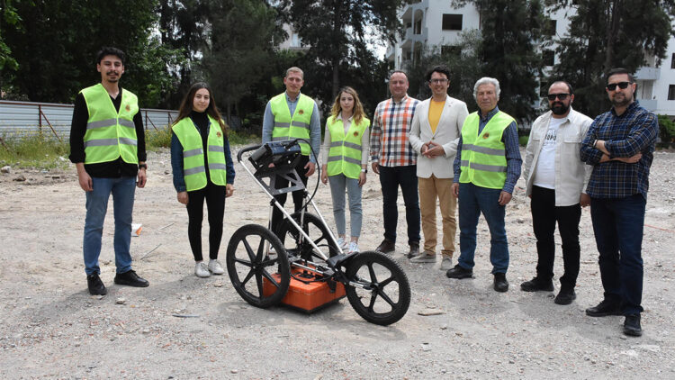 İzmir için 'zayıf alüvyon tabaka' uyarısı