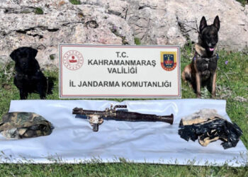 Kahramanmaraş'ta kayalıkların arasında roketatar bulundu