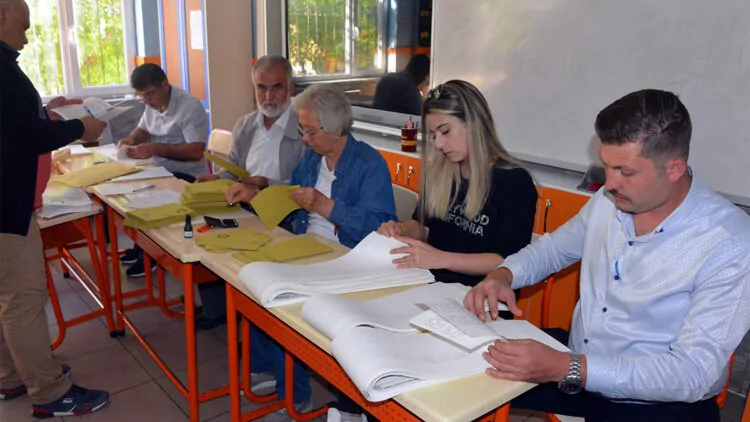 Kahramanmaraş'ta ilk oylar sandıkta