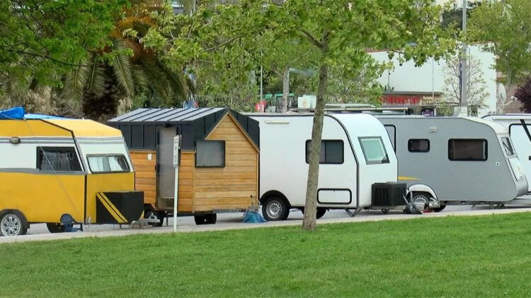 Kartal sahilinde karavan işgaline tepki